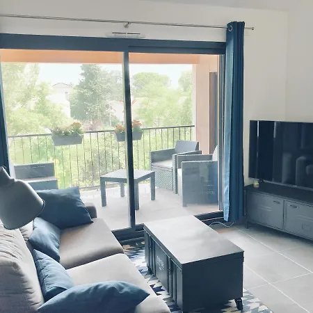 Apartment Design Au Coeur De Avec Parking Prive Montpellier